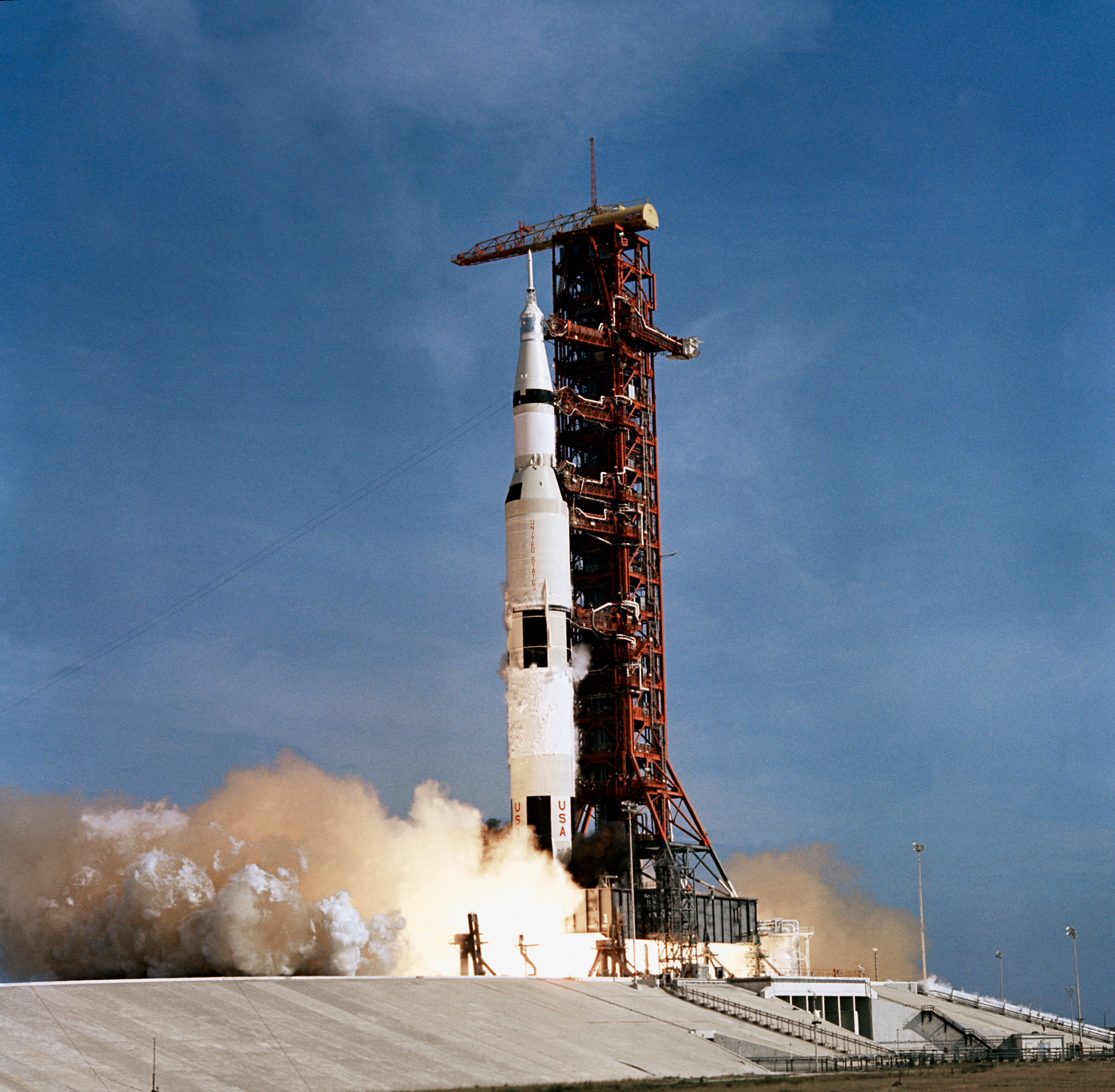 AleaSoft - Lanzamiento Apolo 11 Saturn V hidrógeno