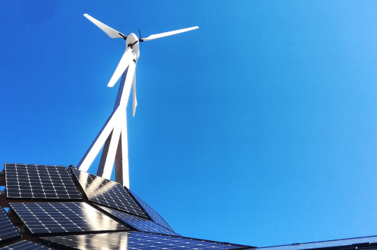 La importancia del almacenamiento de energía y la hibridación de tecnologías renovables en la transición energética